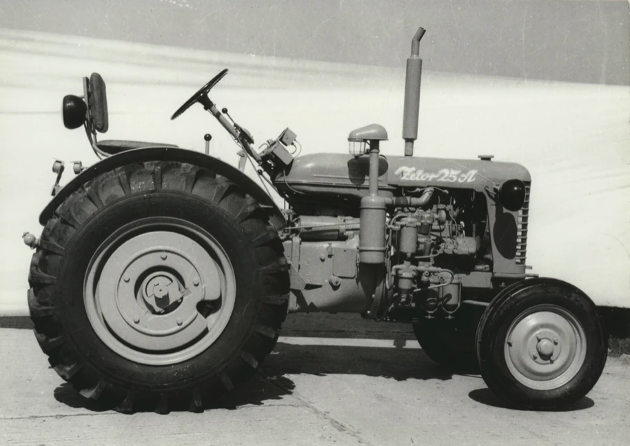 Historická fotografie traktoru Zetor